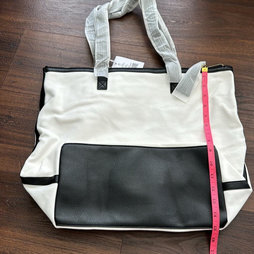 Walter Baker NWT Carly Bag Natural Canvas with black handles and trim. - Picture 4 of 8